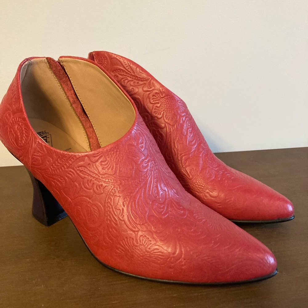 Fluevog Edie Poser